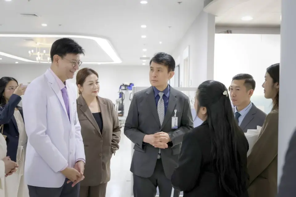 คณะผู้บริหารเยี่ยมชม ‘KNEE REPAIR CENTER’ ศูนย์ซ่อมเข่า 