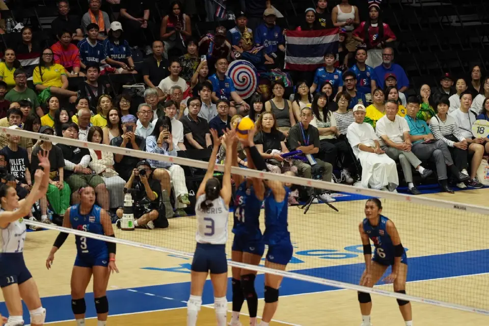 ช็อกโลก สาวไทยระเบิดฟอร์มตบบราซิล 3-0 เซต การันตีรอดตกชั้น VNL 2026
