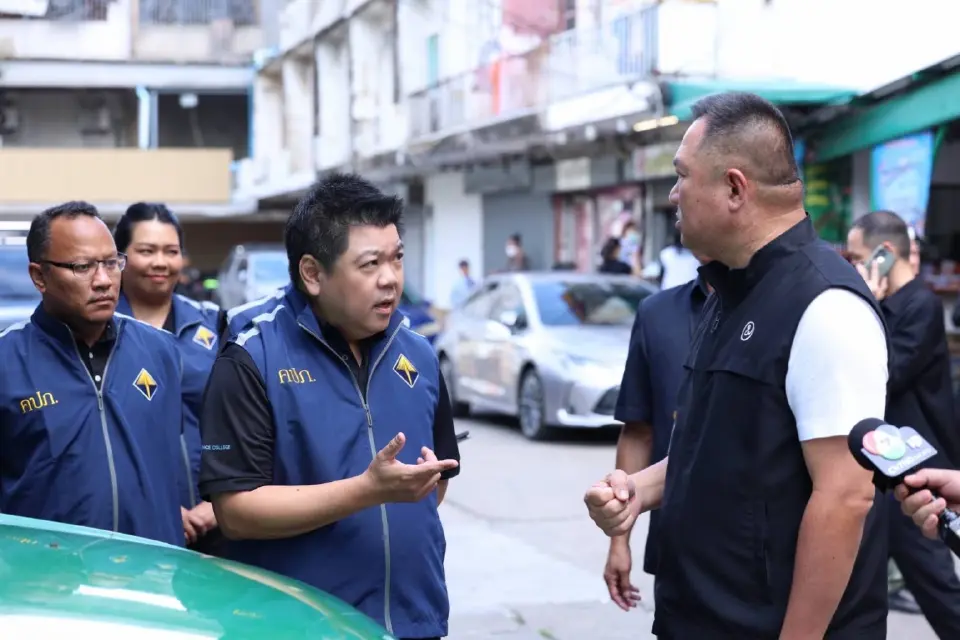คปภ.ลงพื้นที่จุดเกิดเหตุเพลิงไหม้โรงเบียร์ย่านลาดพร้าว