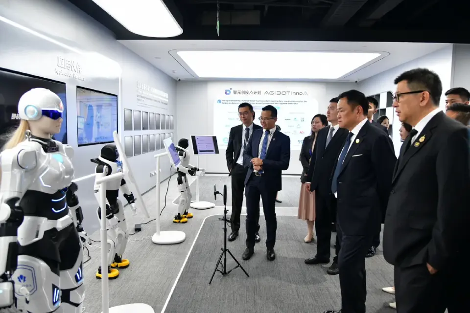 "นายกฯ" ควง "เอกนิติ" ดูหุ่นยนต์จีน AgiBot จ่อดันไทยเข้าห่วงโซ่เทคโนโลยีโลก