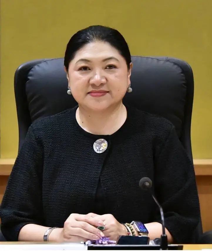 นางสาวนฤมล สงวนวงศ์ รองปลัดกระทรวงเกษตรและสหกรณ์ ดำรงตำแหน่ง อธิบดีกรมหม่อนไหม