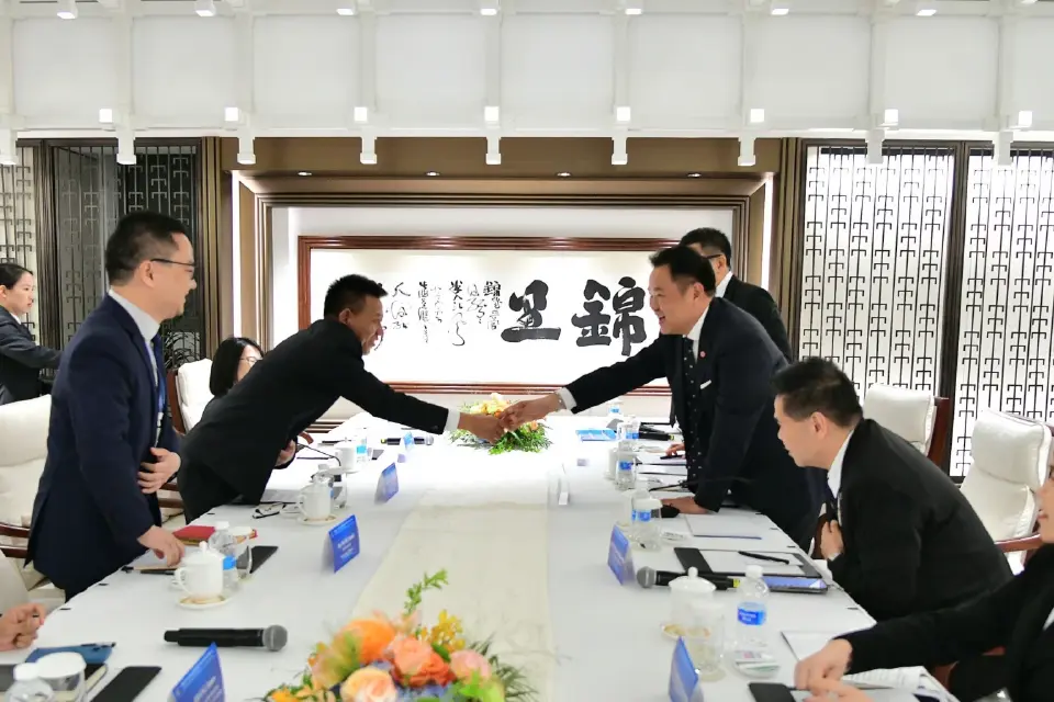 นายกรัฐมนตรี นำทีมโรดโชว์ พบนักธุรกิจเมืองเฉิงตู ประเทศจีน