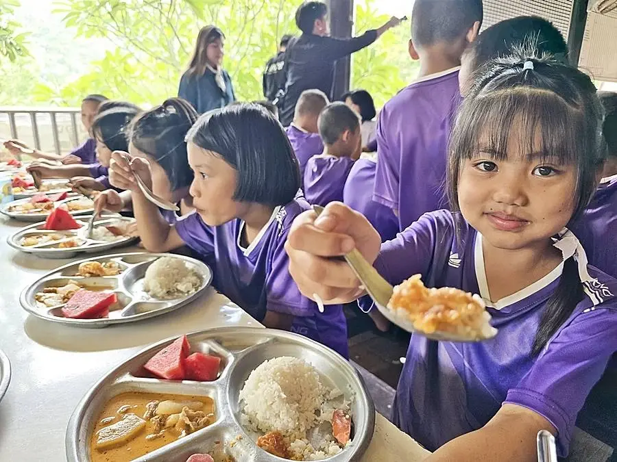 เมื่อ“แม่ไก่ปลดระวาง”กลายเป็นคลังอาหารหลังบ้าน เจาะลึกความสำเร็จ รร.ตชด.