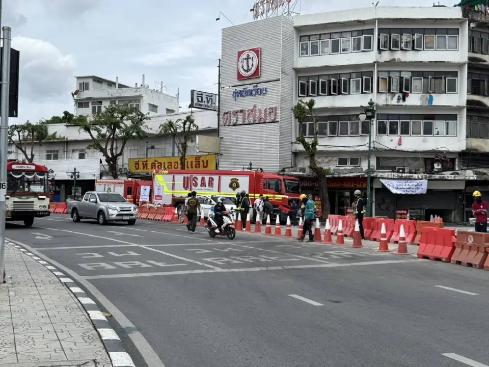 “สิริพงศ์” สแกนพื้นที่แยกวงเวียนใหญ่ หลังคุมสถานการณ์น้ำรั่วซึมอุโมงค์รถไฟฟ้าสายสีม่วงใต้ ยันไร้อาคารทรุดเพิ่ม ฟากรฟม.เตรียมเปิดการจราจรบางส่วน 19 ก.ค.นี้ 69 