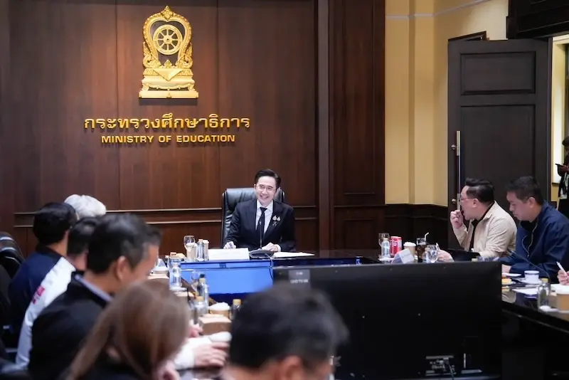 ศ.ดร.ยศชนัน วงศ์สวัสดิ์ รองนายกรัฐมนตรี และรัฐมนตรีว่าการกระทรวงการอุดมศึกษา วิทยาศาสตร์ วิจัยและนวัตกรรม (อว.) 