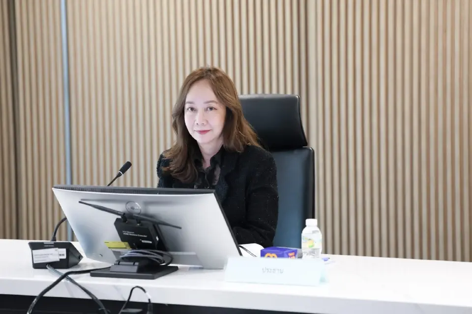 นางจินดารัตน์ วิริยะทวีกุล ผู้อำนวยการสำนักงานบริหารหนี้สาธารณะ (สบน.)