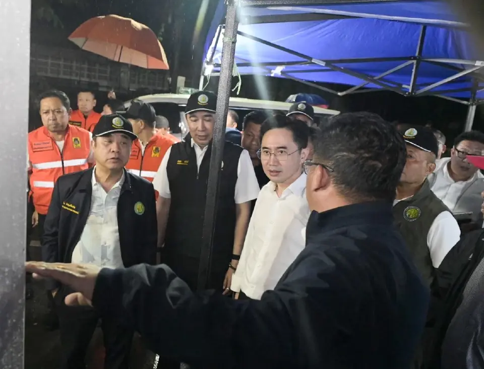 ‘ยศชนัน-สุริยะ” ลงพื้นที่น่าน เร่งรับมือน้ำท่วม หลังฝนตกหนักต่อเนื่อง