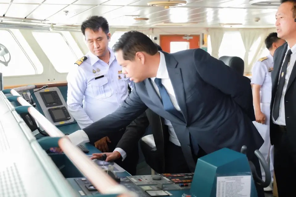 สรรเพชญ บุญญามณี รมช.คมนาคม เป็นประธานพิธีมอบประกาศนียบัตรแก่นักเรียนเดินเรือพาณิชย์ ผู้สำเร็จการศึกษา ประจำปีการศึกษา 2568 ณ ศูนย์ฝึกพาณิชย์นาวี กรมเจ้าท่า กระทรวงคมนาคม 