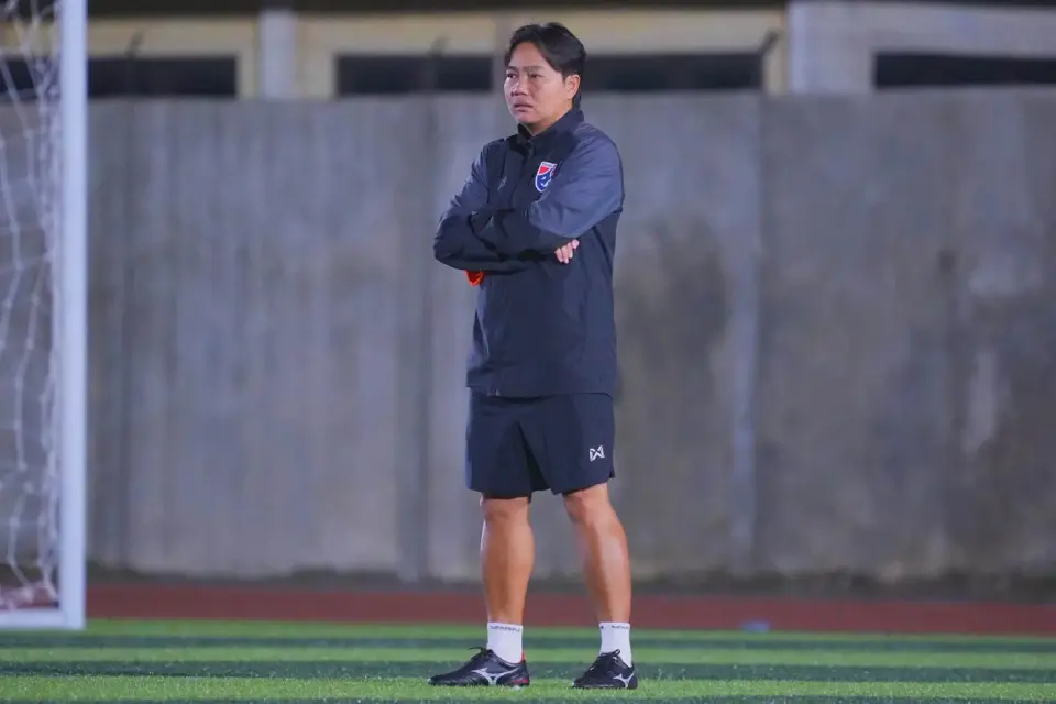"โค้ชมิ่ม" ธิดารัตน์ วิวาสุขุ หัวหน้าผู้ฝึกสอนฟุตบอลหญิงทีมชาติไทย รุ่นอายุไม่เกิน 17 ปี