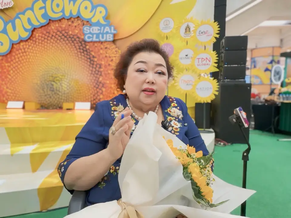 นพรัตน์ กุลหิรัญ หรือ “มาดามรถถัง” ผู้บริหารธุรกิจผลิตและซ่อมบำรุงยุทโธปกรณ์ 