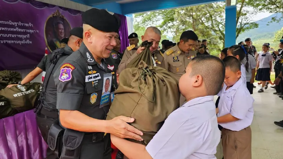 “กรมสมเด็จพระเทพฯ”พระราชทานสิ่งของช่วยเหลือนักเรียน-ผู้ประสบอุทกภัยน่าน