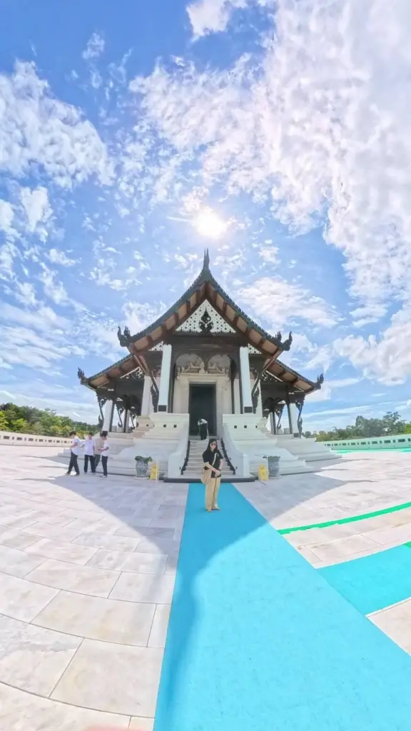 พาไปกราบ "พิพิธภัณฑ์ธรรมเจดีย์" อนุสรณ์ "หลวงตามหาบัว" จังหวัดอุดรธานี