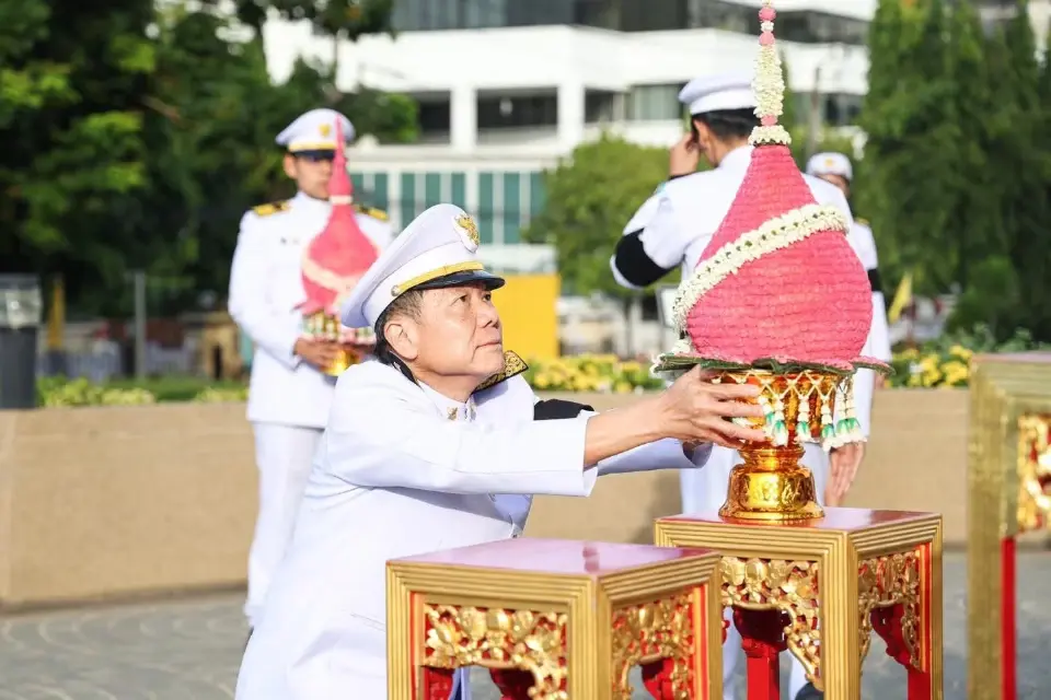 เข้าร่วมพิธีวางพานพุ่มถวายราชสักการะ พระบรมราชานุสาวรีย์พระบาทสมเด็จพระปรมินทรมหาจุฬาลงกรณ์ พระจุลจอมเกล้าเจ้าอยู่หัว เนื่องในวันสื่อสารแห่งชาติ