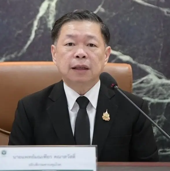 นายแพทย์มณเฑียร คณาสวัสดิ์ อธิบดีกรมควบคุมโรค