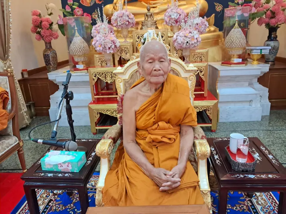 พระธรรมวัชรวิสุทธิ์ เจ้าอาวาสวัดจักรวรรดิ์