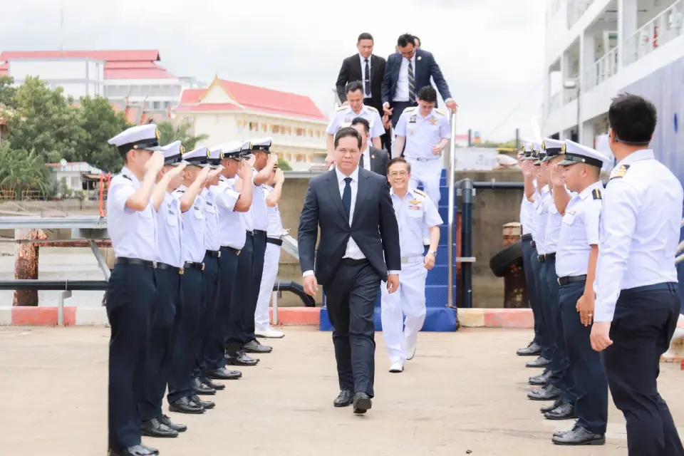 สรรเพชญ บุญญามณี รมช.คมนาคม เป็นประธานพิธีมอบประกาศนียบัตรแก่นักเรียนเดินเรือพาณิชย์ ผู้สำเร็จการศึกษา ประจำปีการศึกษา 2568 ณ ศูนย์ฝึกพาณิชย์นาวี กรมเจ้าท่า กระทรวงคมนาคม 