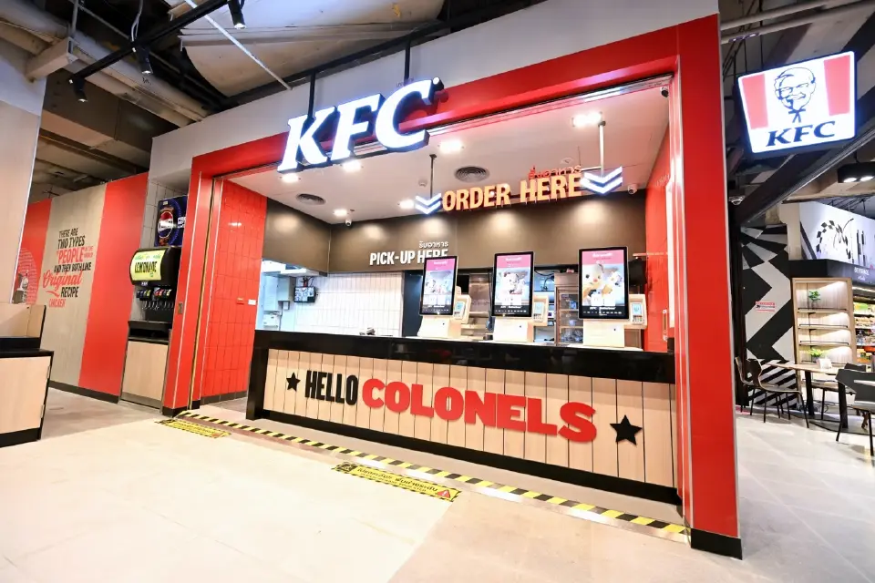 KFC บริหารโดยบริษัท เซ็นทรัล เรสตอรองส์ กรุ๊ป จำกัด (CRG)