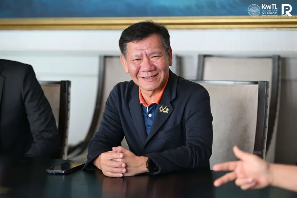 รศ.ดร.สุรพงษ์ สิริพงศ์ดี คณบดีวิทยาลัยการจัดการนวัตกรรมและอุตสาหกรรม  เครดิตภาพ : เพจ KMITL