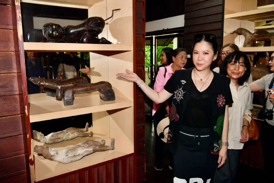 นางสาวฐาปนีย์ เกียรติไพบูลย์ ผู้ว่าการการท่องเที่ยวแห่งประเทศไทย (ททท.) 