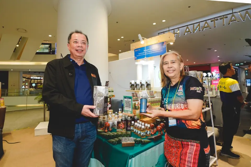 EECO ดันสินค้าชุมชน 3 จังหวัดขึ้นห้างไอคอนสยาม
