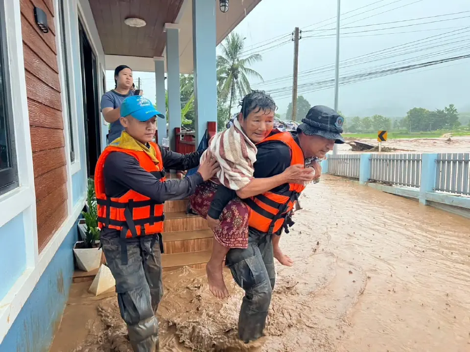 น้ำท่วมน่าน เร่งให้การช่วยเหลือประชาชนผู้ประสบอุทกภัย