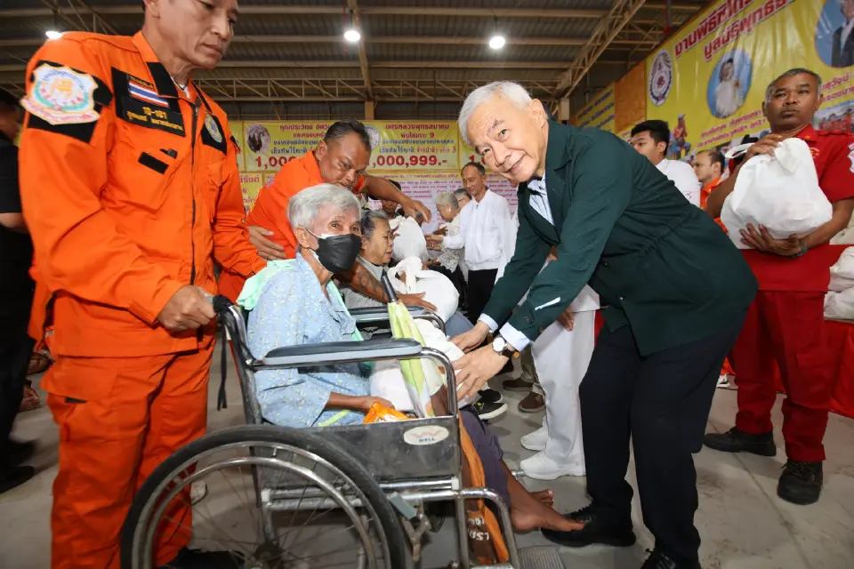 สุวัจน์ ลิปตพัลลภ เป็นประธานในพิธีแจกทานทิ้งกระจาด ประจำปี 2569 ที่จ.นครราชสีมา 