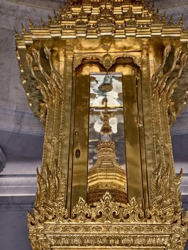 พระบรมสารีริกธาตุ พระอรหันตธาตุ และอัฐิธาตุขององค์หลวงตามหาบัว