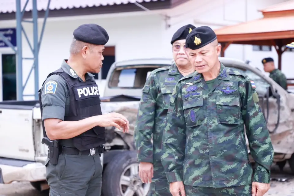 แม่ทัพภาค 4 ลงพื้นที่บาเจาะ จังหวัดนราธิวาส ตรวจจุดเกิดเหตุความไม่สงบชายแดนภาคใต้ 