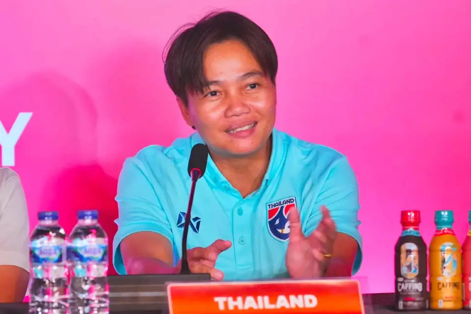 "โค้ชมิ่ม" ธิดารัตน์ วิวาสุขุ หัวหน้าผู้ฝึกสอนฟุตบอลหญิงทีมชาติไทย รุ่นอายุไม่เกิน 17 ปี