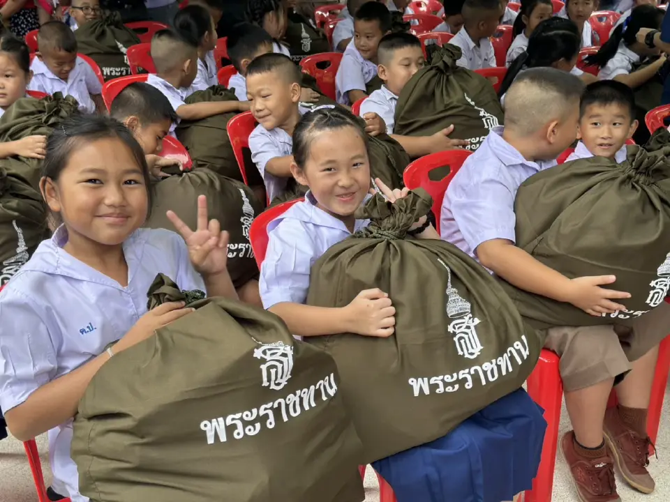 “กรมสมเด็จพระเทพฯ”พระราชทานสิ่งของช่วยเหลือนักเรียน-ผู้ประสบอุทกภัยน่าน