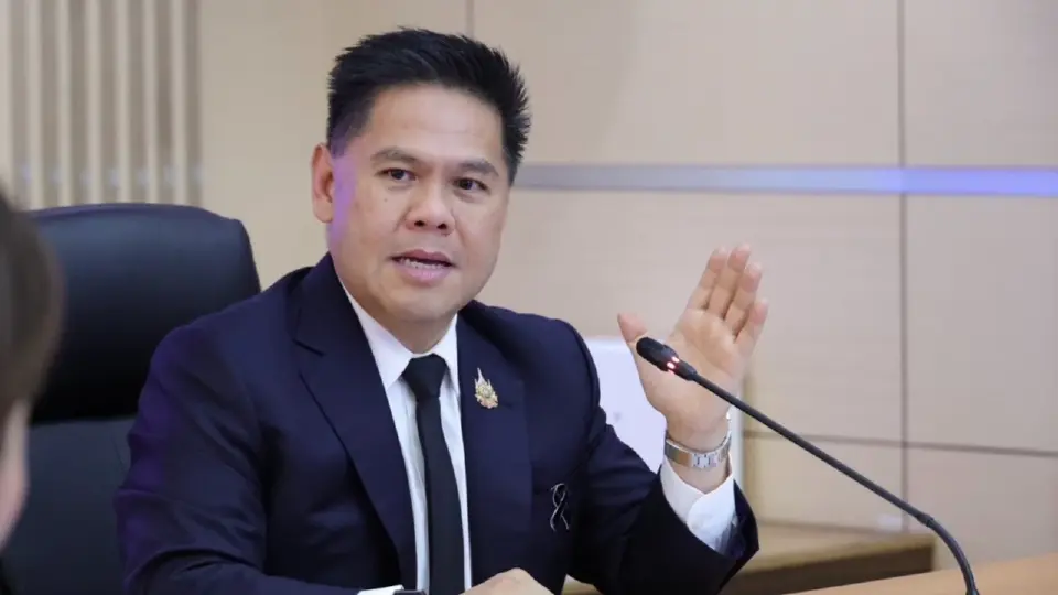 นายวราวุธ ศิลปอาชา รัฐมนตรีว่าการกระทรวงอุตสาหกรรม