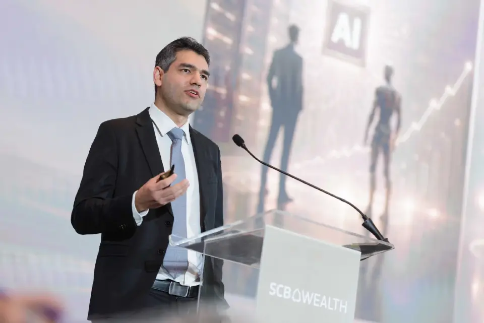 Mr. Navin Saigal, Managing Director และ Head of Global Fixed Income, Asia Pacific, BlackRock 