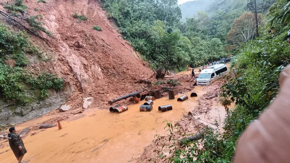 ปภ. ได้ติดตามสถานการณ์ฝนตกหนักและพื้นที่ที่ได้รับผลกระทบน้ำท่วมฉับพลัน ดินสไลด์