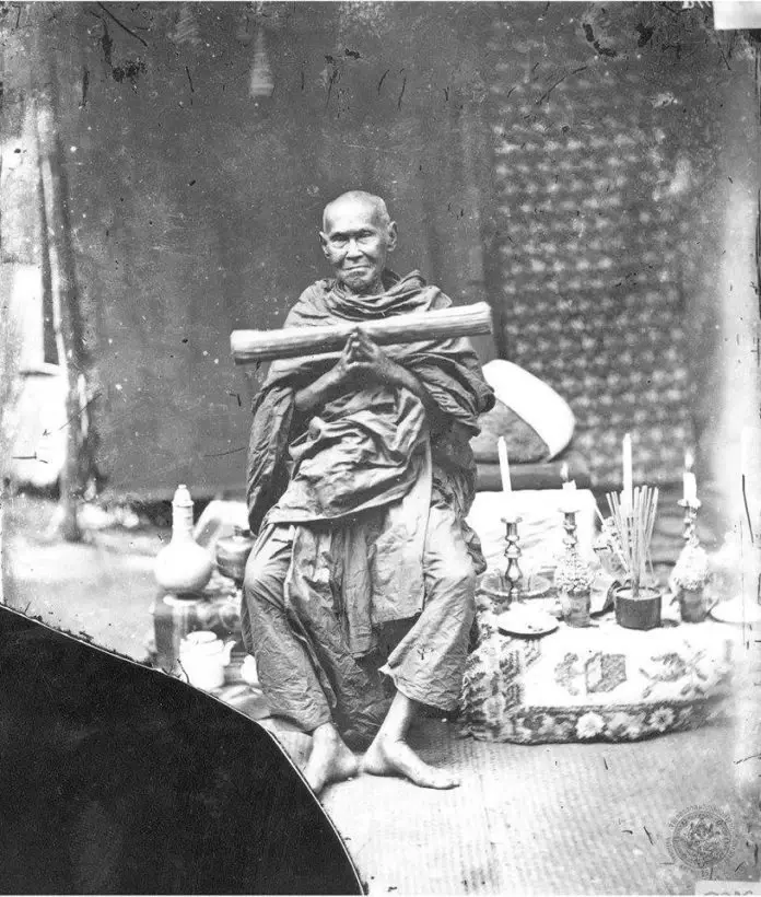 สมเด็จพระพุฒาจารย์ (โต พฺรหฺมรํสี) (ภาพจาก สำนักหอจดหมายเหตุแห่งชาติ กรมศิลปากร)