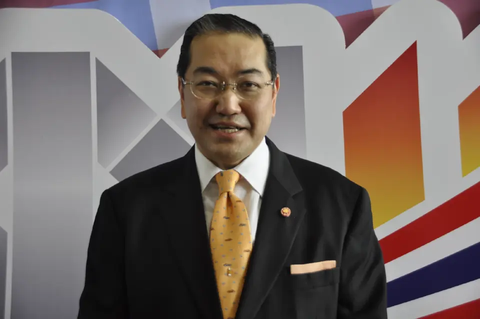 ศ.ดร.สุรเกียรติ์ เสถียรไทย อดีตรองนายกรัฐมนตรีและรัฐมนตรีว่าการกระทรวงการต่างประเทศ 