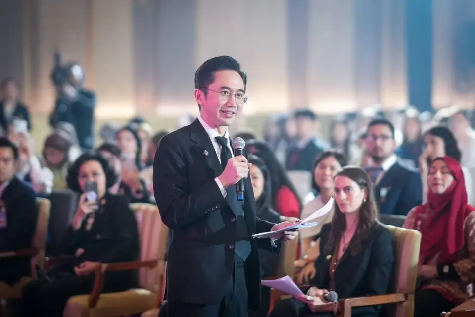 ศ.ดร.ยศชนัน วงศ์สวัสดิ์ รองนายกรัฐมนตรีและ รัฐมนตรีว่าการกระทรวงการอุดมศึกษา วิทยาศาสตร์ วิจัยและนวัตกรรม (อว.) งานการประชุม IPSF Universal Health Coverage Youth Summit ประจำปี 2026