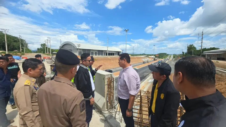 สรรเพชญ บุญญามณี รมช.คมนาคม ลงพื้นที่บางกล่ำ สงขลา เร่งคืนผิวจราจรถนนที่ก่อสร้าง