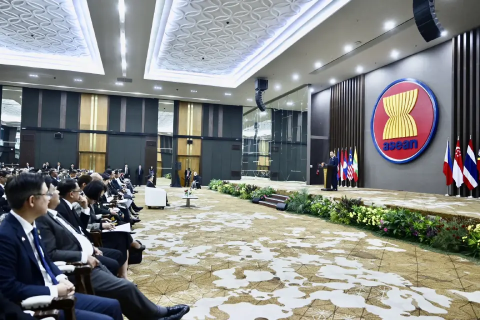  นายอนุทิน ชาญวีรกูล นายกรัฐมนตรีและรัฐมนตรีว่าการกระทรวงมหาดไทย กล่าวถ้อยแถลงแสดงวิสัยทัศน์ของไทยต่ออนาคตอาเซียน
