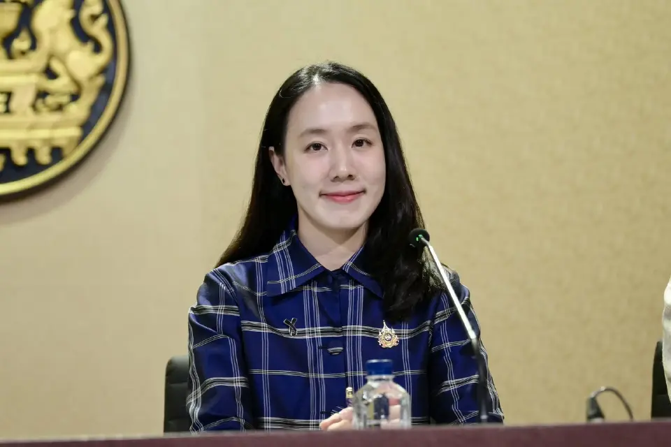นางสาวลลิดา เพริศวิวัฒนา รองโฆษกประจำสำนักนายกรัฐมนตรี