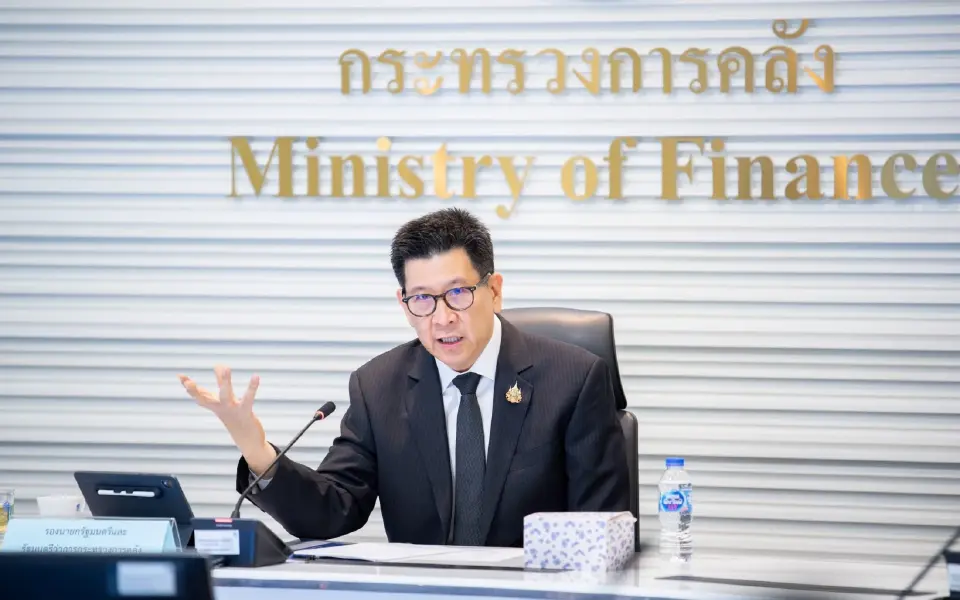 นายเอกนิติ นิติทัณฑ์ประภาศ รองนายกรัฐมนตรี และรัฐมนตรีว่าการกระทรวงการคลัง