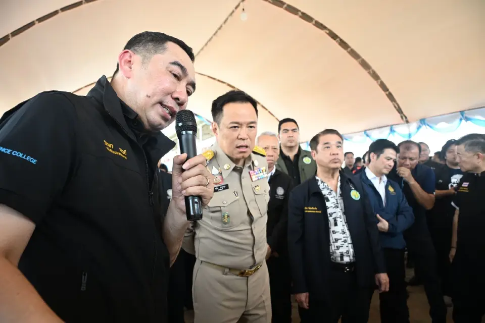 นายอนุทิน ชาญวีรกูล นายกรัฐมนตรี พร้อมผู้บริหารกระทรวงเกษตรฯ ลงพื้นที่หาดใหญ่