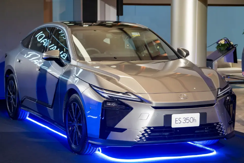 กลุ่มไทยรุ่ง เดินหน้ารุกตลาดรถหรู ด้วยการเปิดโชว์รูม Lexus Auto City สาขา 2 พร้อมเผยโฉมโมเดลใหม่  "The All-New Lexus ES" 
