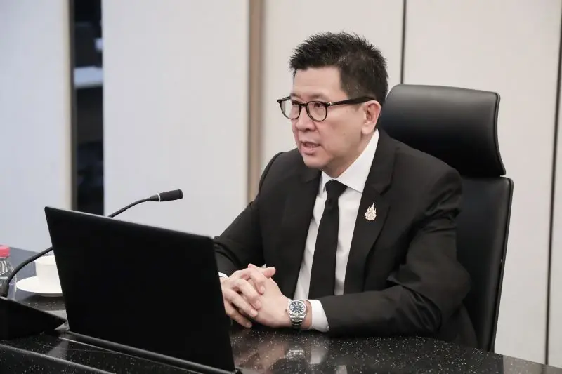 นายเอกนิติ นิติทัณฑ์ประภาศ รองนายกรัฐมนตรี และรัฐมนตรีว่าการกระทรวงการคลัง