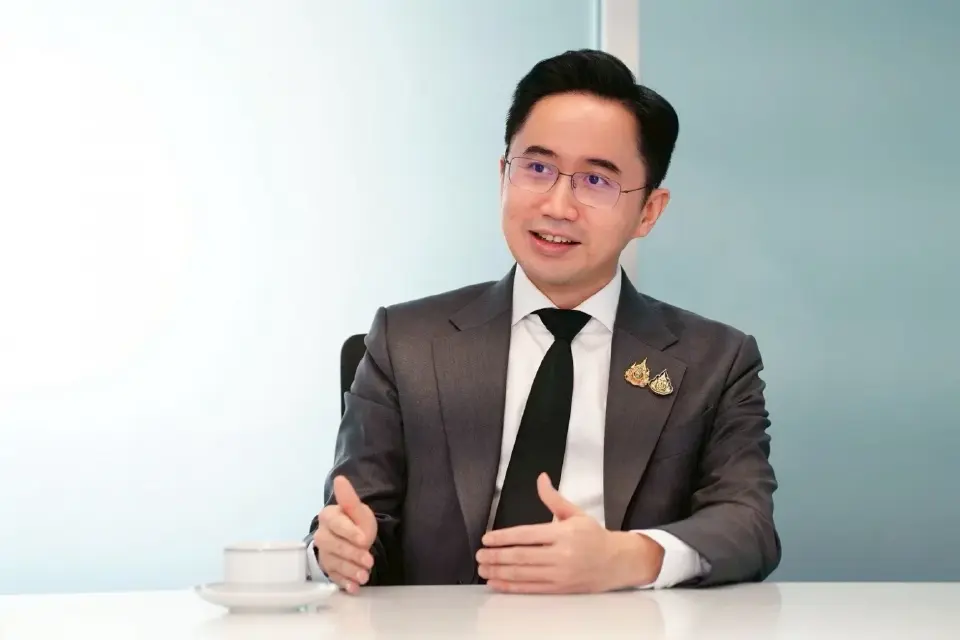 ศ.ดร.ยศชนัน วงศ์สวัสดิ์ รองนายกรัฐมนตรีและรัฐมนตรีว่าการกระทรวงการอุดมศึกษา วิทยาศาสตร์ วิจัยและนวัตกรรม (อว.)