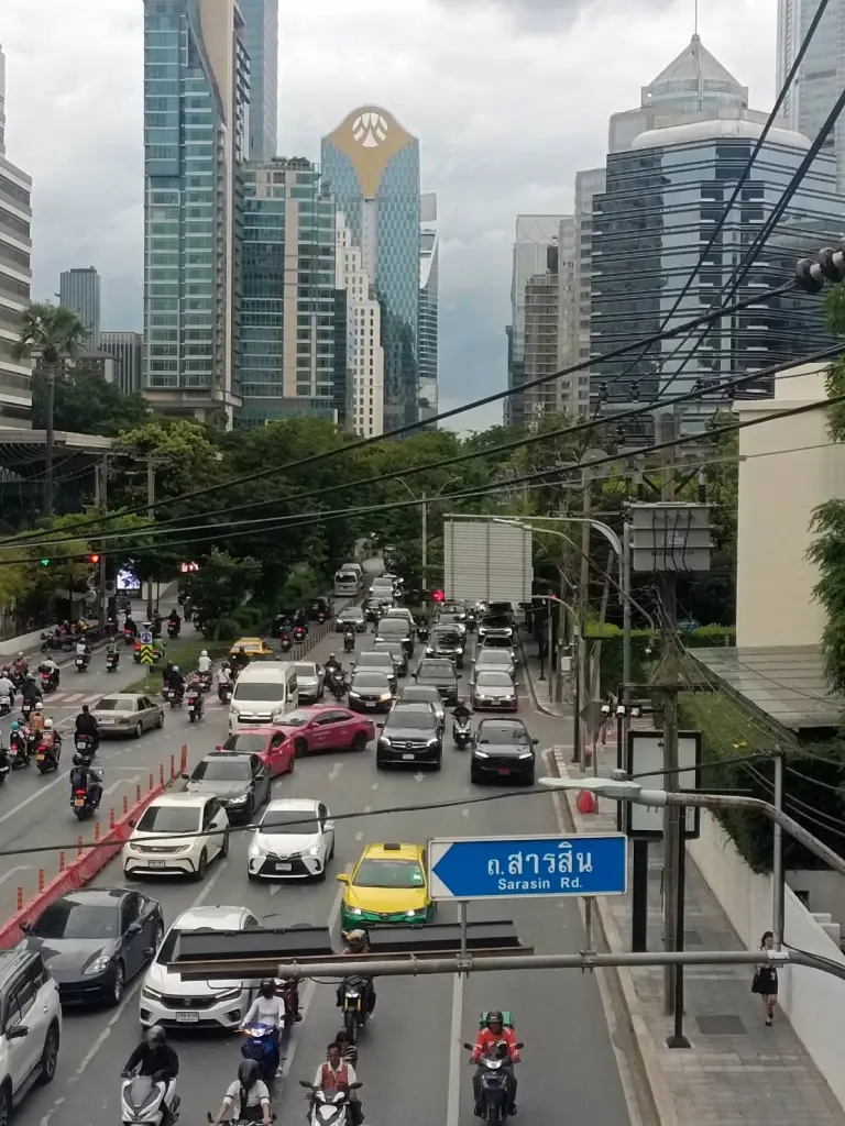 ภาพประกอบถนนสารสิน