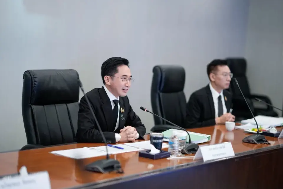 ศ.ดร.ยศชนัน วงศ์สวัสดิ์ รองนายกรัฐมนตรีและรัฐมนตรีว่าการกระทรวงการอุดมศึกษา วิทยาศาสตร์ วิจัยและนวัตกรรม (อว.)