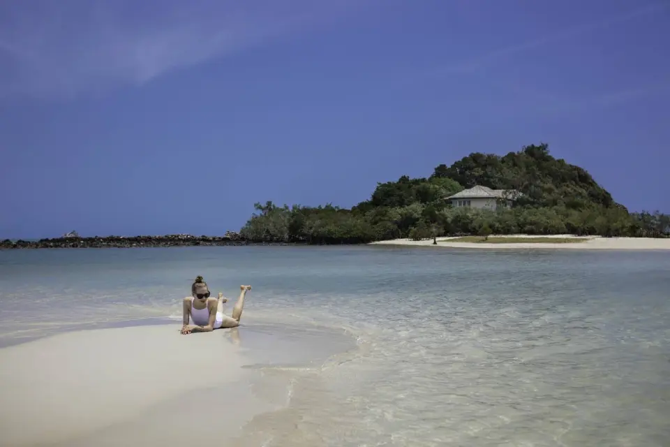 เปิด 10 รีสอร์ตริมชายหาดและเกาะที่ดีที่สุดในไทย 2026