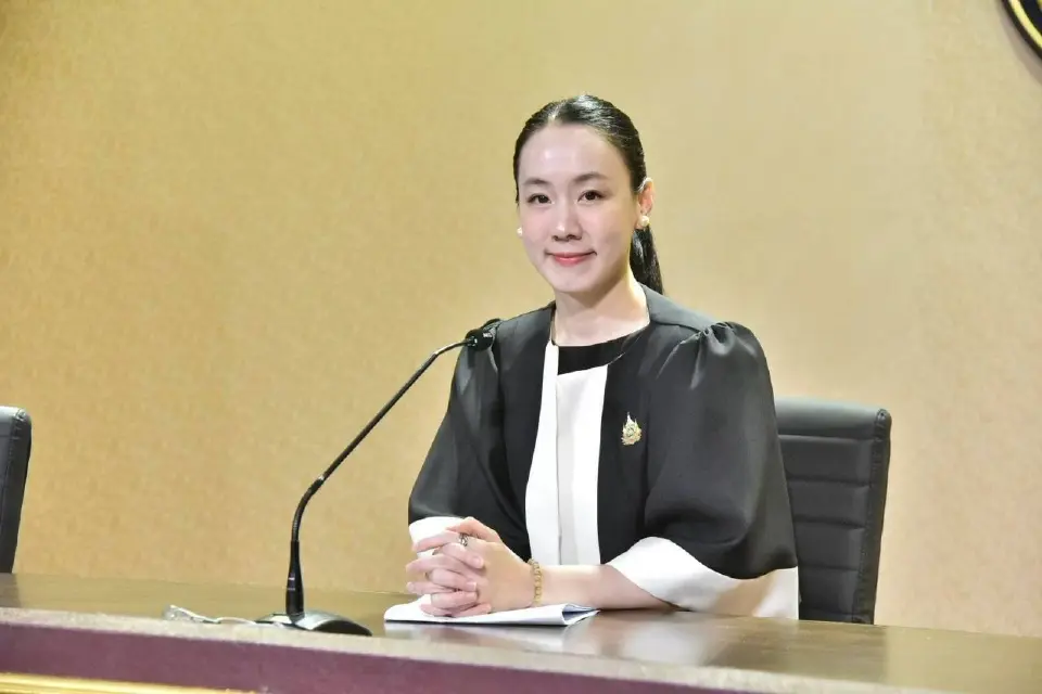 นางสาวลลิดา เพริศวิวัฒนา รองโฆษกประจำสำนักนายกรัฐมนตรี