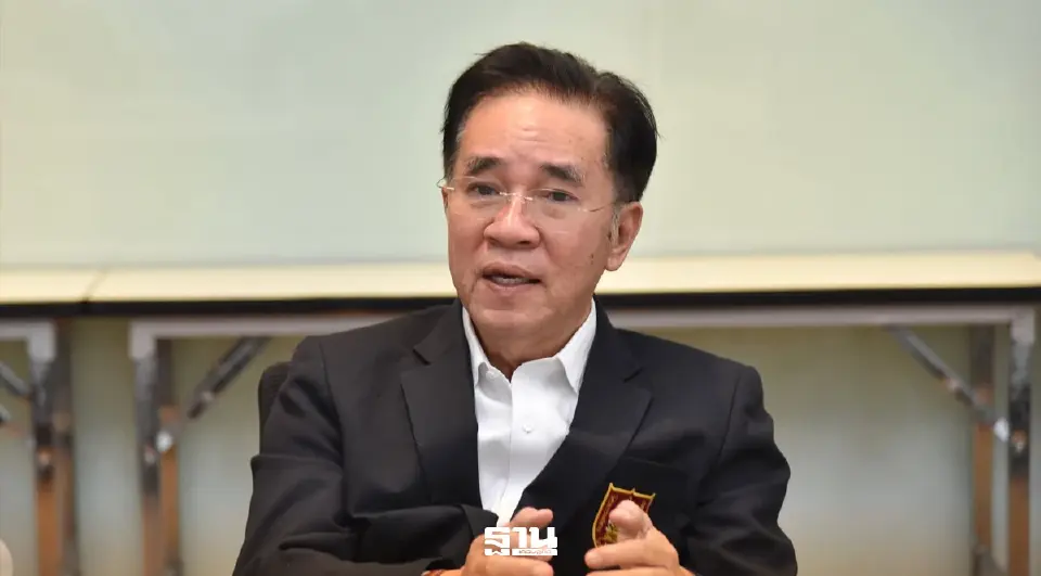 รองศาสตราจารย์ เอนก ศิริพานิชกร นายกวิศวกรรมสถานแห่งประเทศไทย ในพระบรมราชูปถัมภ์ 