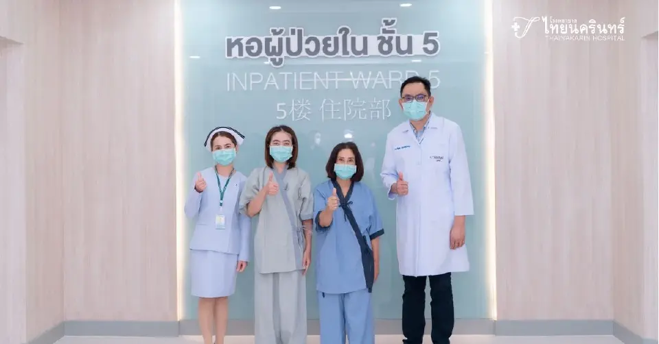 การผ่าตัดปลูกถ่ายไตให้แก่ผู้ป่วยโรคไตเรื้อรังพร้อมกัน